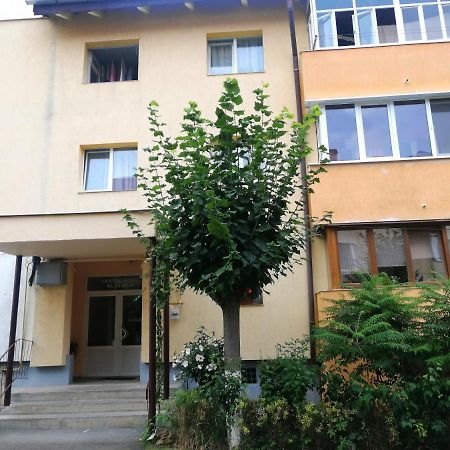 Rosenau Apartment Rîşnov Extérieur photo